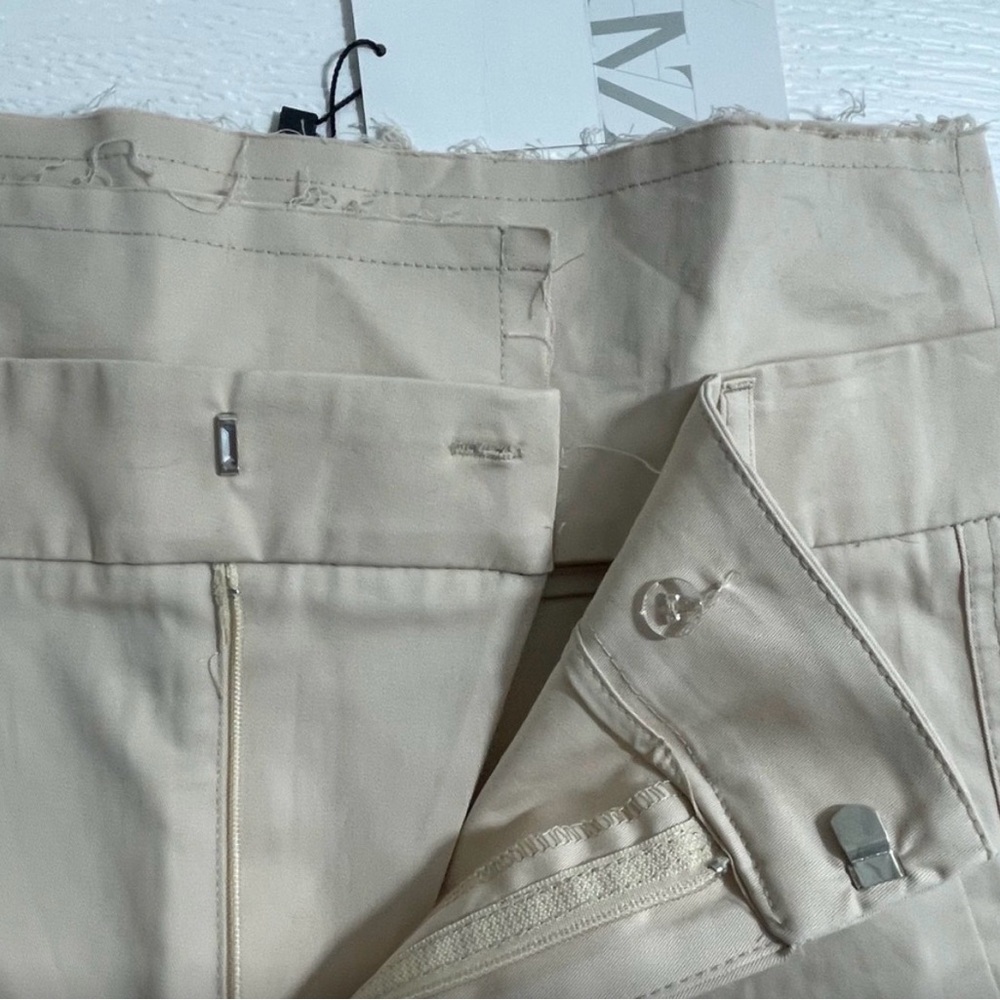 Zara Wide Leg Beige Cargo Pants - Raw Waist Hem - Size S ($30)